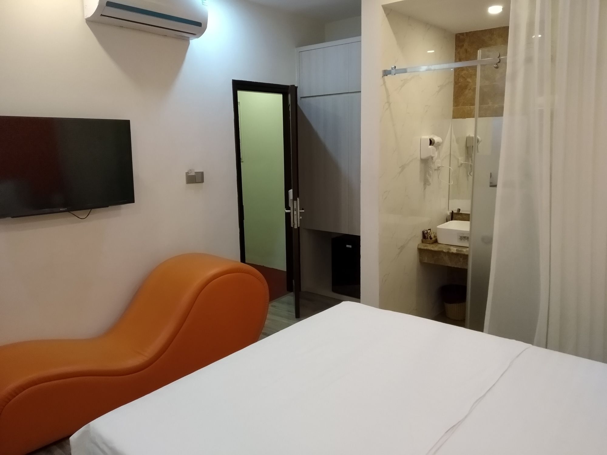 Golden Hotel Ханой Екстериор снимка
